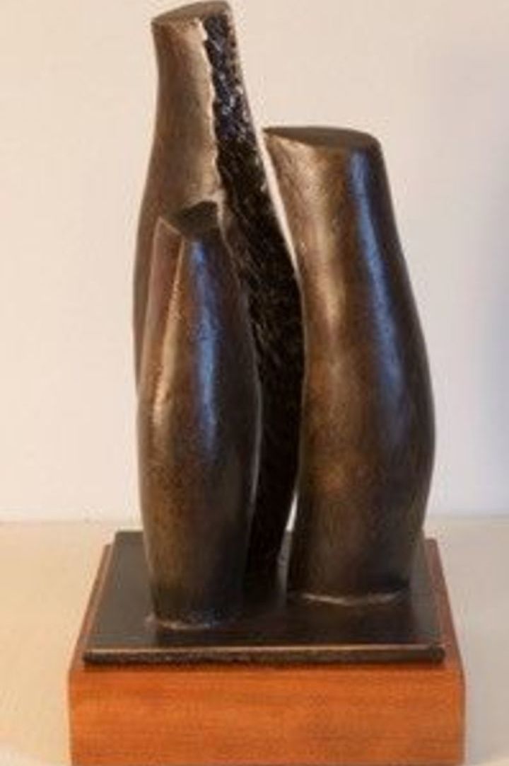 Theharringtonprizesculpture2